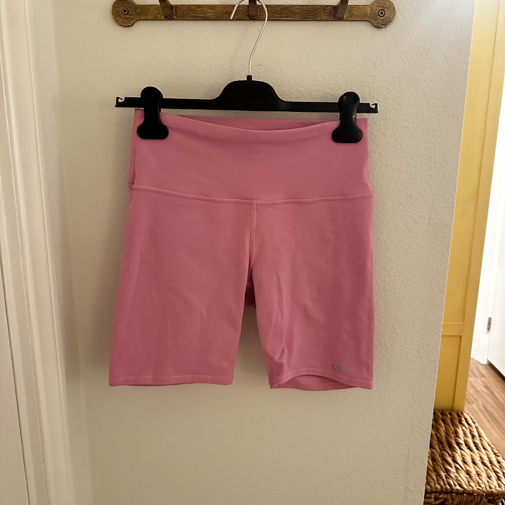 ALO Yoga Women's Pink/Purple Bike Shorts